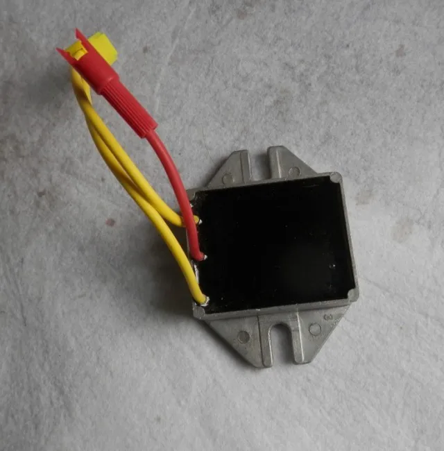 

AVR 16AMP 3 WIRE 799147 FOR TORO MOTOR Briggs&Stratton 394890 691185 797375 797182 VOLTAGE REGULATOR STENS 435-195 OREGON 33-402