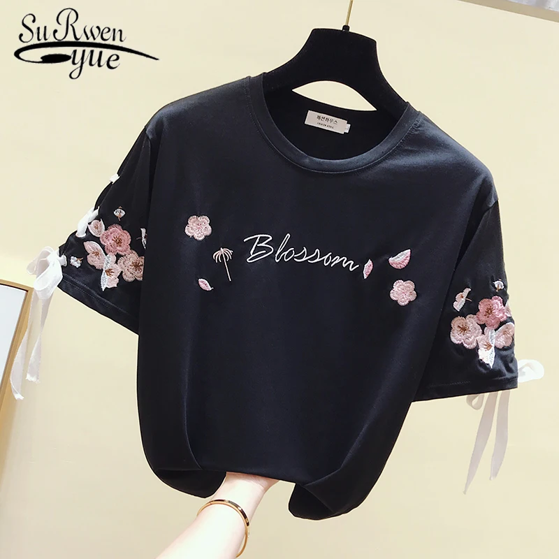 

Summer Tops New 2019 Fashion T-Shirt Female Embroidery White T shirt Women Clothes Short Sleeve Black Tee Shirt Femme 4912 50