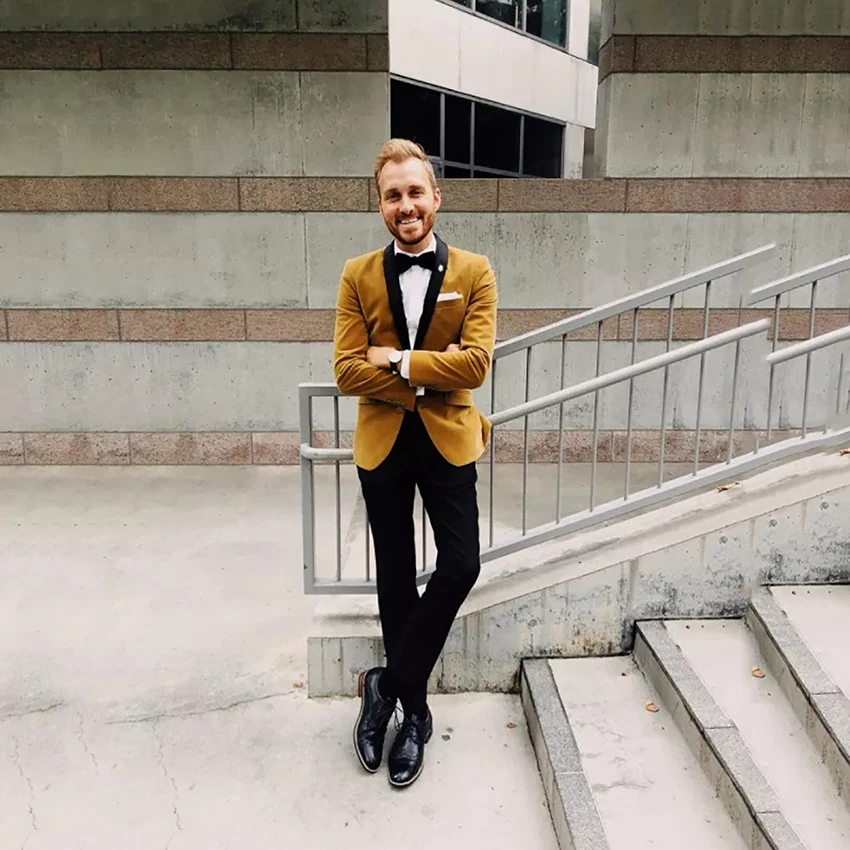 Nouveau-Design-Hiver-Jaune-Velours-Blazer-Hommes-Costumes-Avec-Pantalon-Classique-Ch-le-Revers-Costume-Hommes (2)