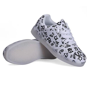 Музыкальные нотки светящаяся Обувь На Шнуровке Противоскользящий детский светодиодный кроссовки светящаяся обувь для мальчиков и девочек светящаяся обувь CS-192 - Цвет: White