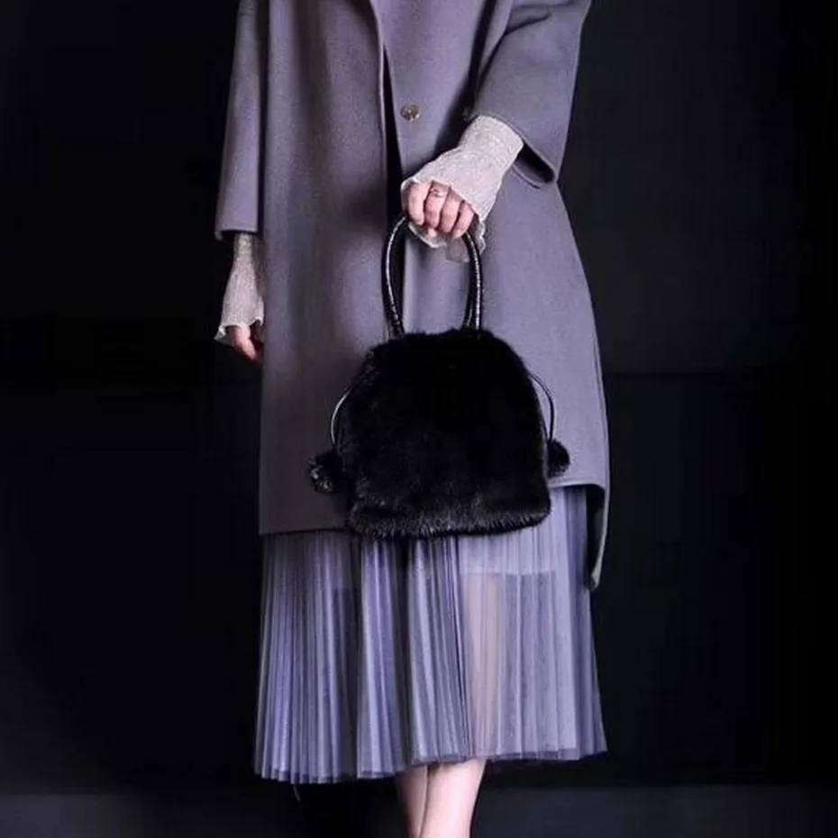 Рисунок 3 - Сумка-мессенджер женская из натурального меха норки