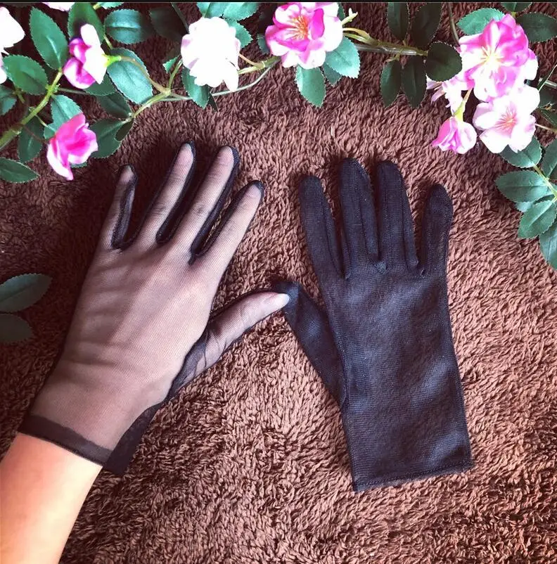 

Women's elegant black perspective short mesh gloves female black color sexy sunscreen lace driving glove R1726