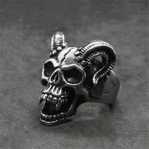 

Cool Vmpire Skull Goat Ring 316L Stainless Steel Women Mens Polishing Skull Biker Ring