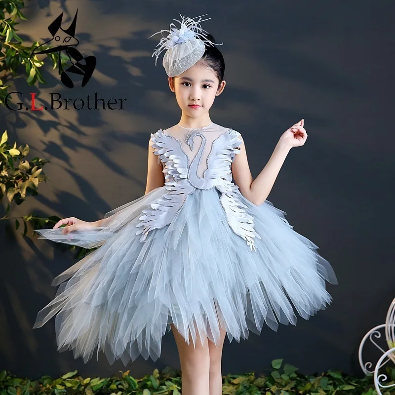 

Gray Flower Girl Dresses For Wedding Swan Feather Princess Party Gowns Beading Ball Gown Kids Pageant Dress For Birthday Costume