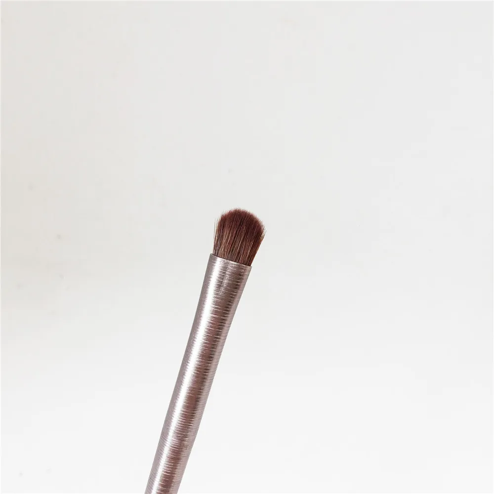 Urban Decay Brush E210 Moondust _ 2