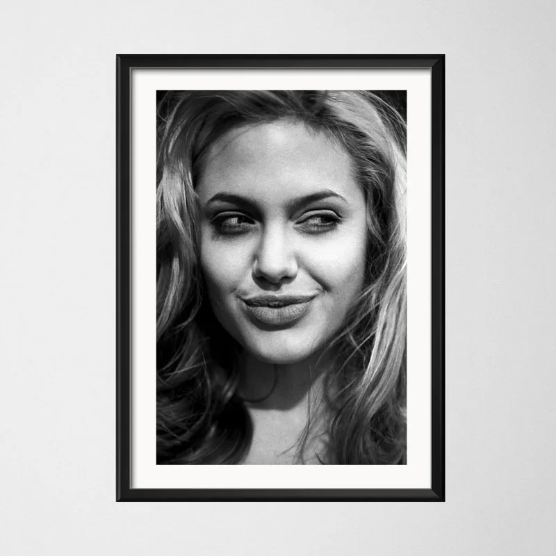 P692 Angelina Jolie Сексуальная популярная кинозвезда Acrtess черно-белая курительная художественная живопись Шелковый Холст плакат настенный домашний декор - Цвет: 2