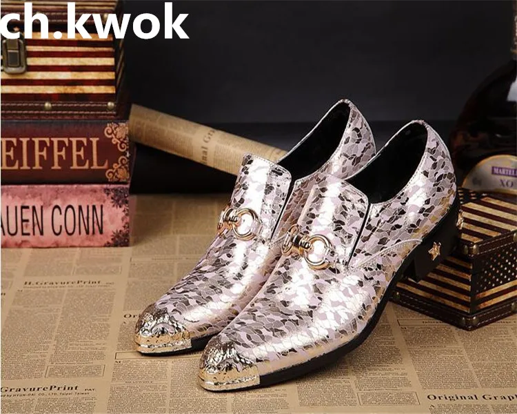 

New England men business casual pointed toe leather shoes print leather trend metal rivets low-heeled iron head men shoes