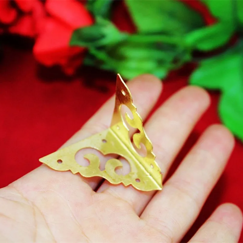 Brass-Legs-30mm-Side-Corner-of-Furniture-Corners-Triangle-Fillet-Gift-Upscale-Decorative-Sheet-Copper-Purses (1)