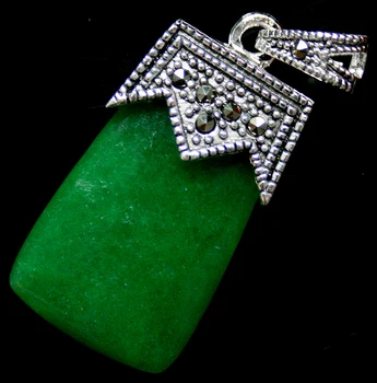 

VINTAGE 925 STERLING SILVER 30X15MM GREEN jade MARCASITE PENDANT