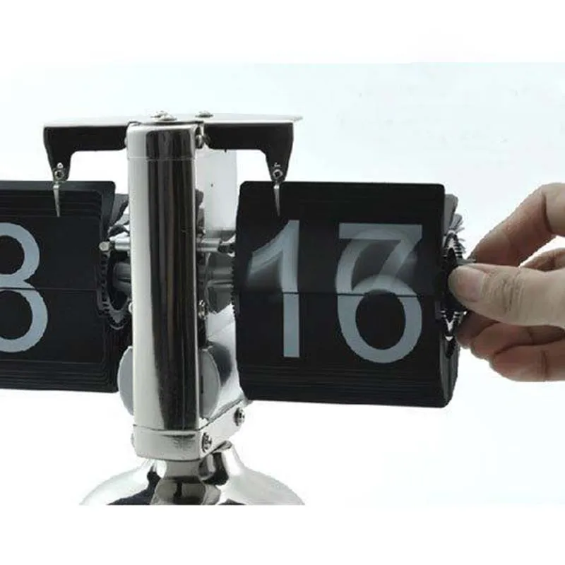 

High Quality Automatic Flip Down Table Clock With Black and White Color For Bedroom or Office Decorative Clock