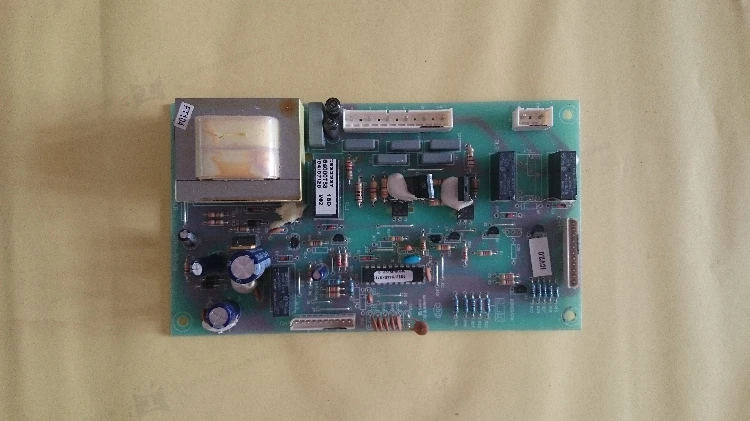 

The original Haier refrigerator power main control board 0064000758 for Haier refrigerator BCD-188BSV