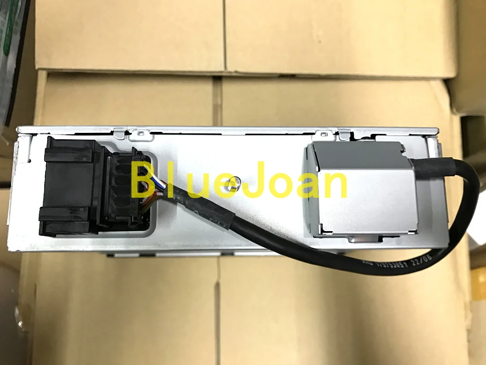 VW 6 DSIC CD CHANGER...