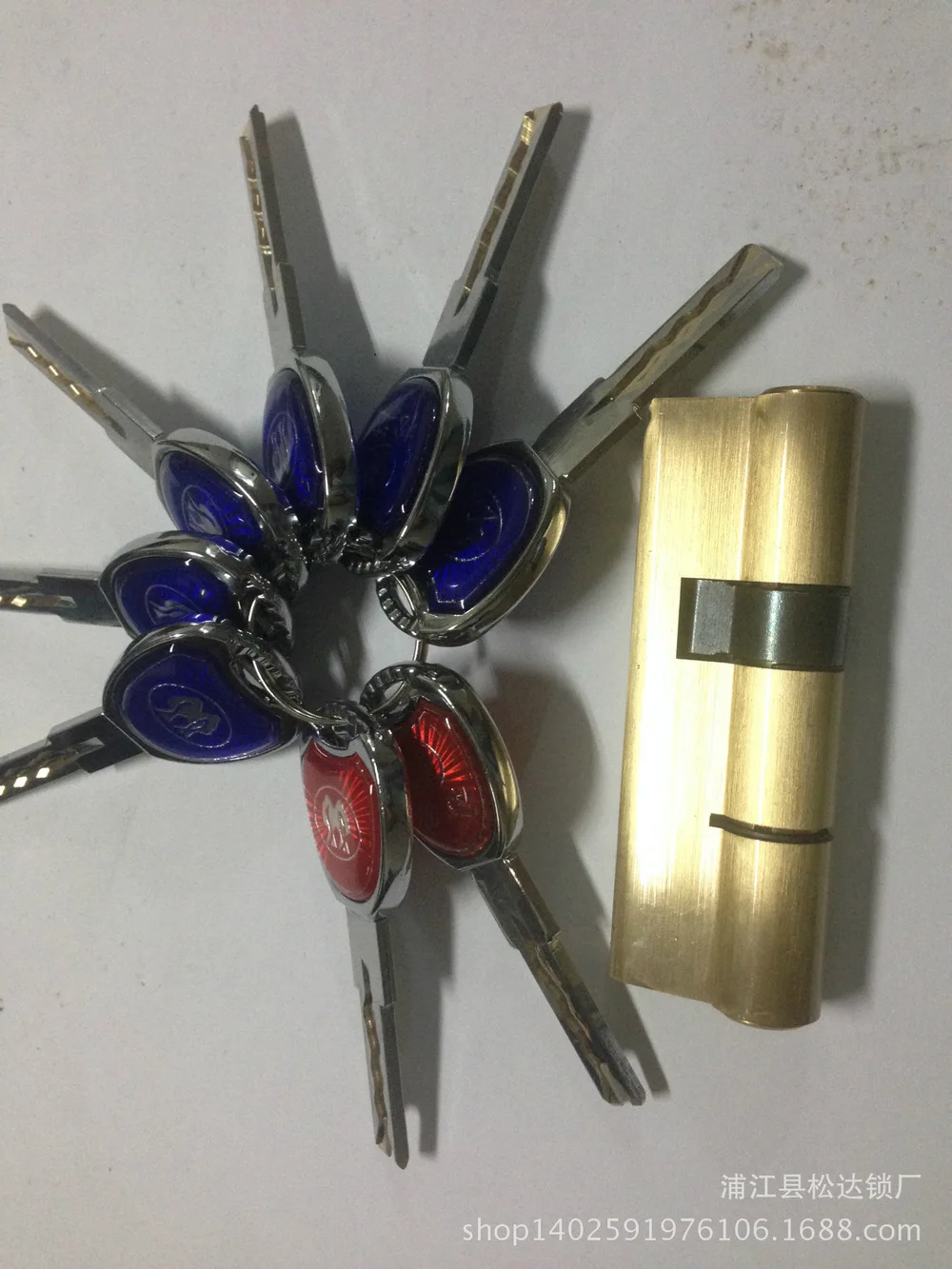 

Professional production and sales of security doors C-Class blade lock cylinder anti-interrupt real-sided milling teeth vertical