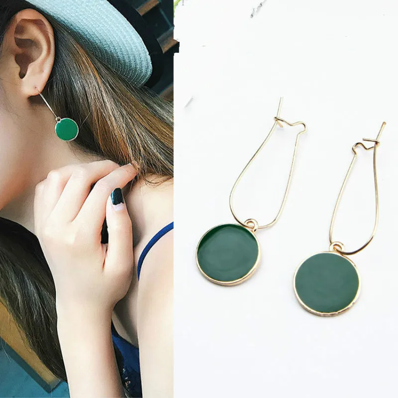 

Korean version of the simple green circle little fresh girl heart earrings earrings female personality wild short earrings retro