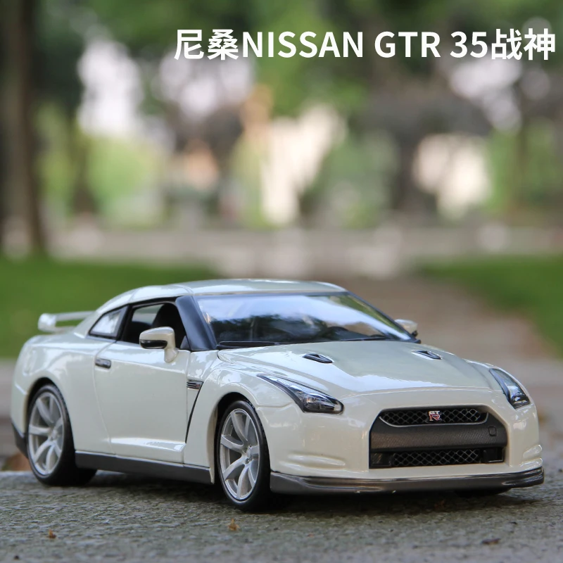 

1:18 Original Alloy Die-cast Maisto Car Models Home Decor Imitation Cars mkd2 for Children 2009 Nissan GT-R
