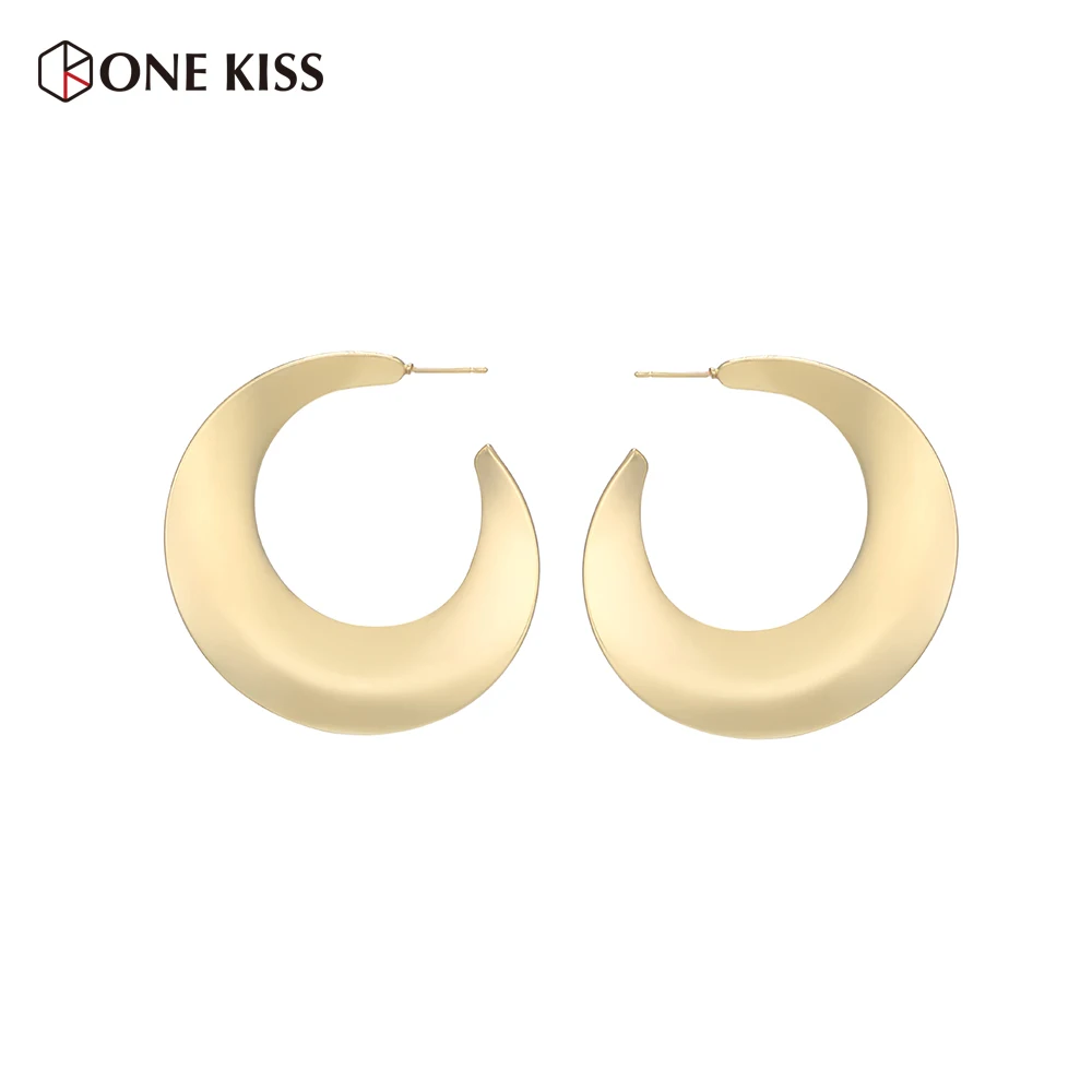 

New Vintage Metal Moon Stud Earrings For Women Gold Silver Crescent Geometric Half Round Earrings Large Circle Earring Jewelry