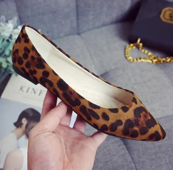 COVOYYAR/ г. Женская обувь леопардовой расцветки весенние женские балетки с острым носком на плоской подошве, большие размеры 34-43, пикантная женская обувь без шнуровки, WFS426