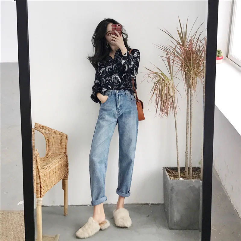 

Retro light jeans women straight straight bf wind loose curling high waist nine pants