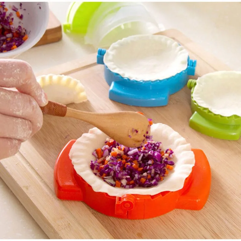 

1PC Dumpling Maker Mould Dough Press Dumpling Pie Ravioli Mould Cooking Pastry Dumpling Making Tools For Kitchen