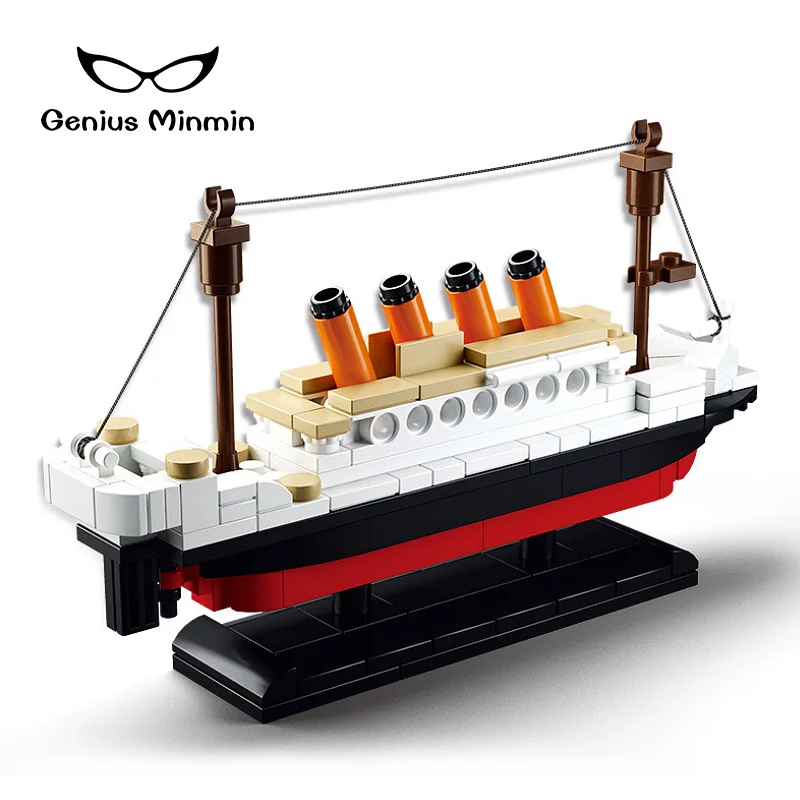 

194 Pieces of Titanic Small Set Cruise Model DIY Plastic Spell Inserted Blocks Children's Toys Birthday Gift