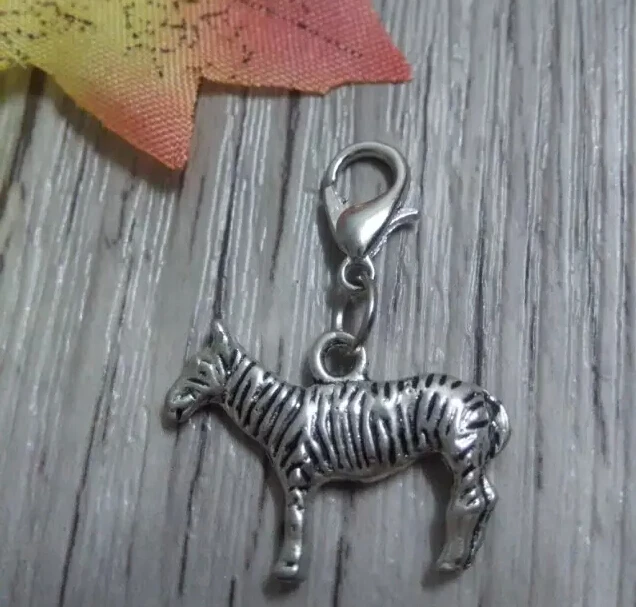 

Free Shipping 50 Pcs Tibetan silver Alloy Fashion Charm Lobster Clasp Zebra Keychain Jewelry Accessories D517