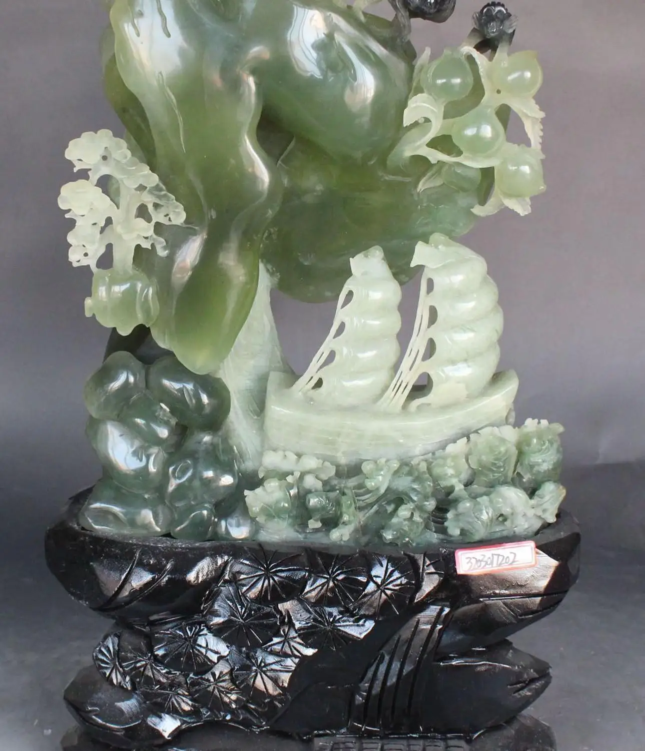 12.4" Old Chinese Green Jade Carving Monkey Peach Glossy ganoderma Ru Yi Statue 
