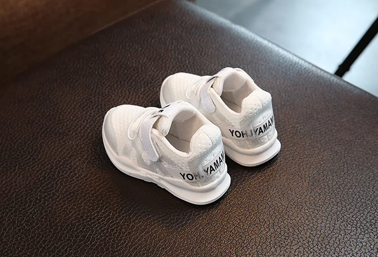 4406482687_1053395489