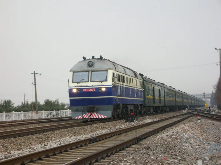 Высокая имитация поезда, 1: 87 масштаб сплава тяните назад Dongfeng двойной поезд, перевозки, трейлер, игрушечные машинки