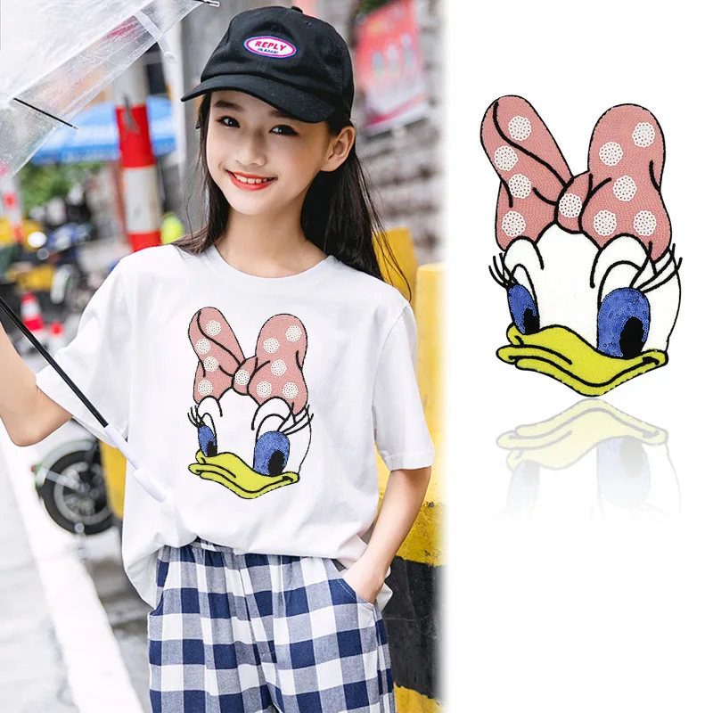 

Cartoon Sequins Patches Donald Duck's girlfriend Daisy Embroidered Patch Sew-on Applique Patch Clothes Apparel Free Delivery