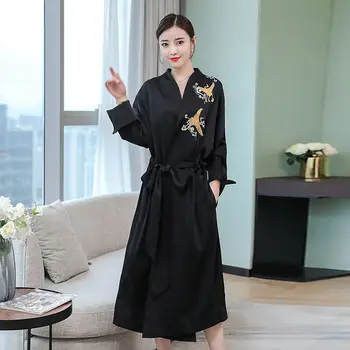 

2019 High Quality Chinese Style vintage Women's Black Kimono Robe/Gown Embroider long Trench coats with belt V748