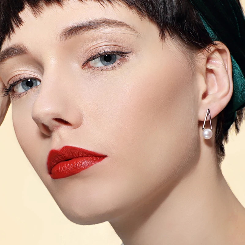 

SUKI Earrings Jewellery Personality Geometric Triangle Pearl Romantic Stud Earrings for Female Decor Pendientes Orecchini Donna