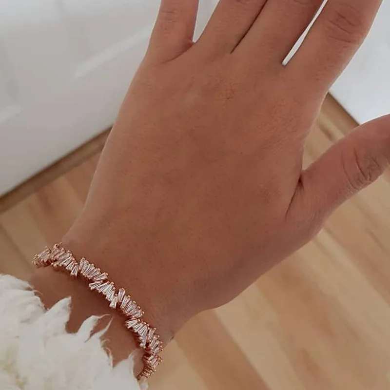 

DIEZI Trendy Gold Cuff Bangle For Wedding Luxury Fashion Rhinestone Bracelets For Women 2019 New Girls Gift Bracelet Jewelry