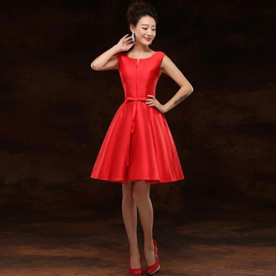 vestido vermelho abaixo do joelho