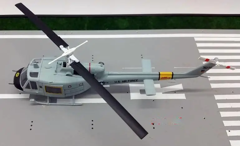 UH-1F Iroquois Huey вертолет 37th анис 1979 самолет 1/72 не литья под давлением easy model