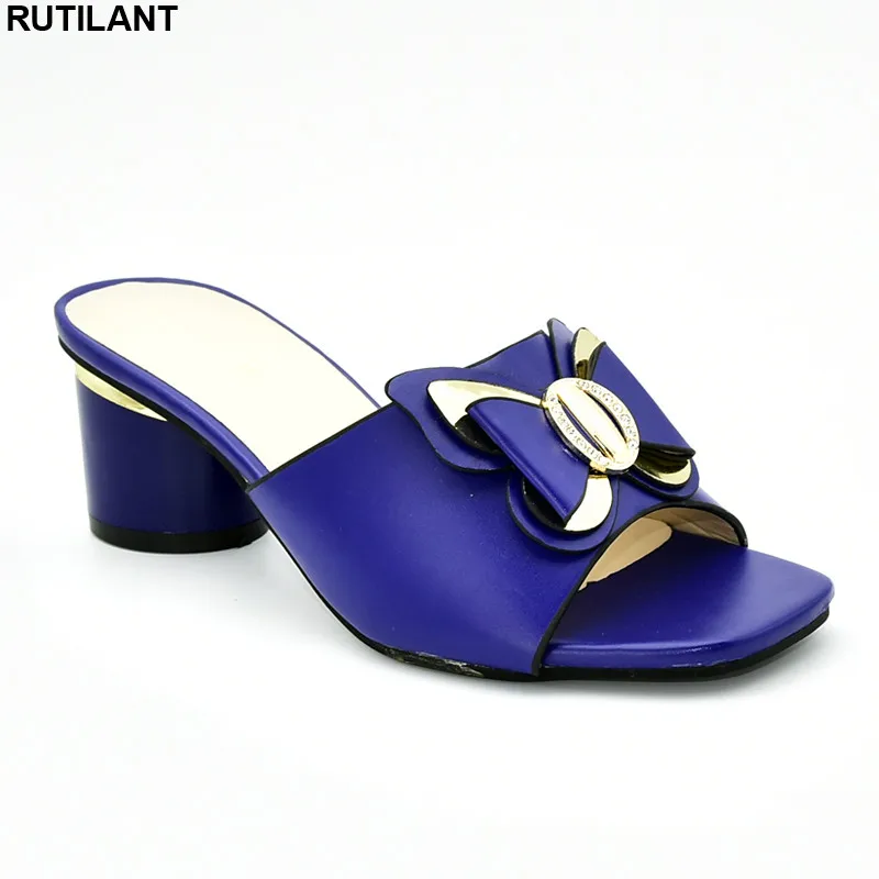 

Latest Ladies Shoes High Heels Designer Luxury Shoes Women 2019 Summer Shoes Big Size Decorated with Rhinestone Slip on Pumps