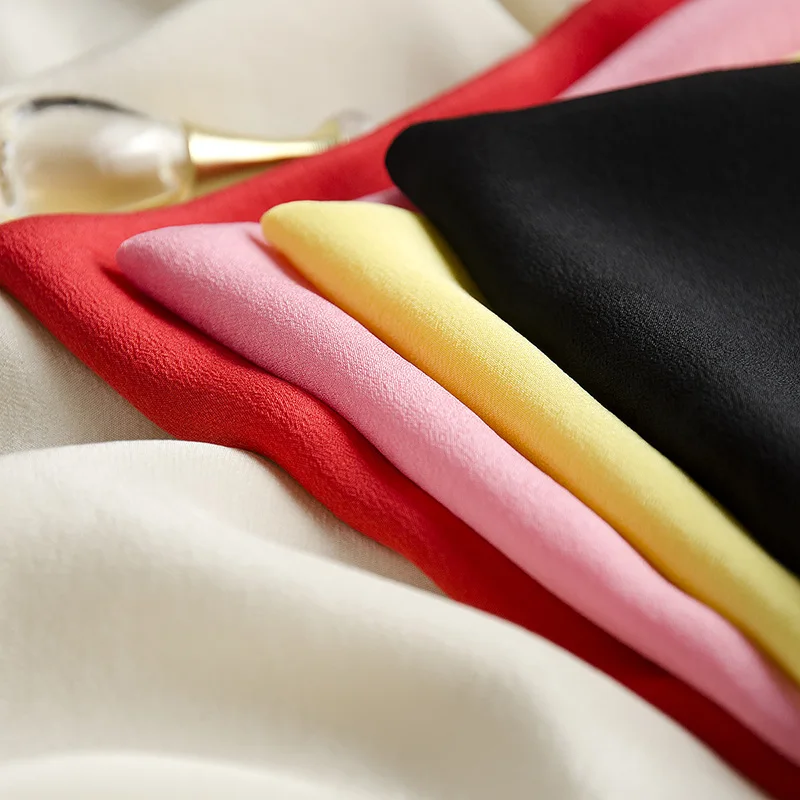 Günstig Frauen Echte Seide T Hemd Kurze Fledermaus ärmeln Solide chiffon lose hemd 100% Natürliche seide Grundlegende Top Plus größe 2019 sommer bodenbildung