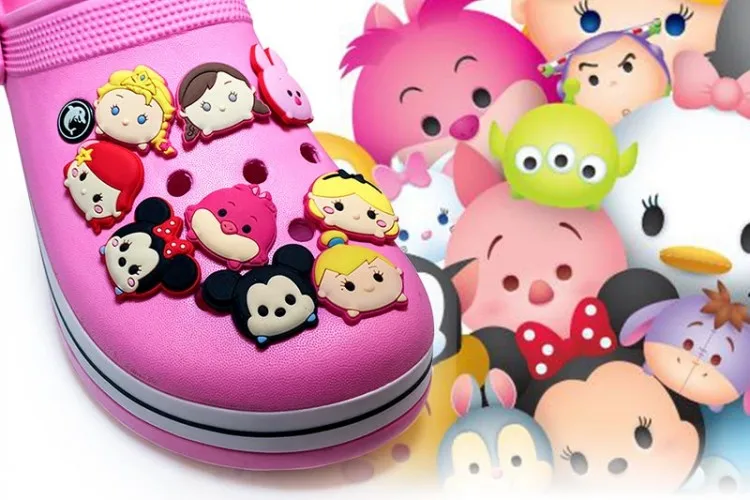 

Hot Cartoon 1PCS Tsum Tsum PVC Shoe Charms Shoe Buckle Accessories for Decoration For Bracelet with hole Kids Party Gifts