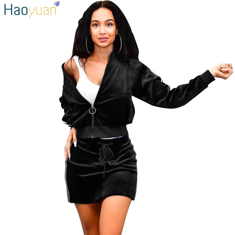 Велюровые костюмы юбками. Велюровые костюмы юбками. Костюм из велюра женский с юбкой. Велюровые костюмы юбка кофта длинные. Велюровый костюм с юбкой.