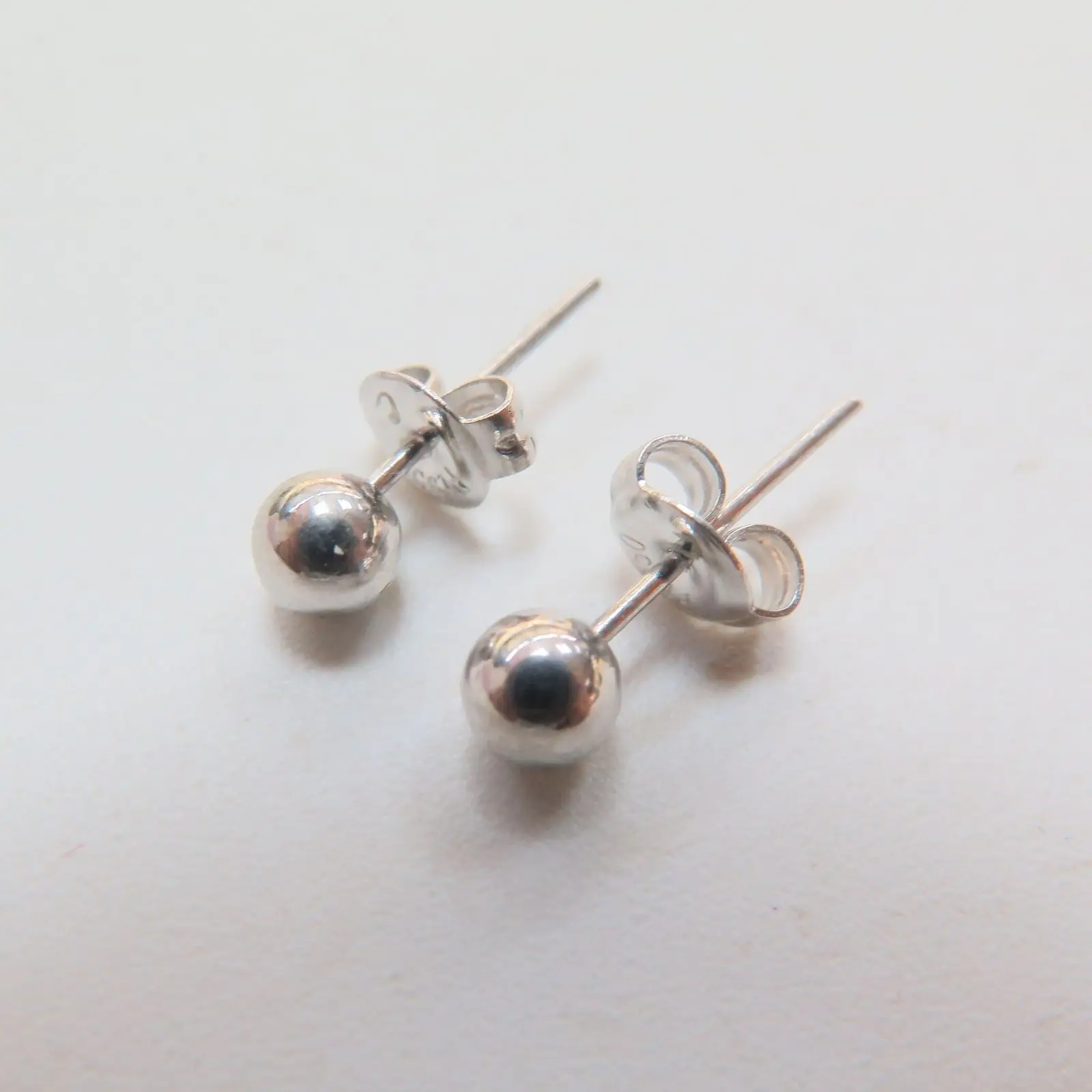 Fine Platinum 950 4mm Plane Round Ball Shiny Stud Earringsin Earrings