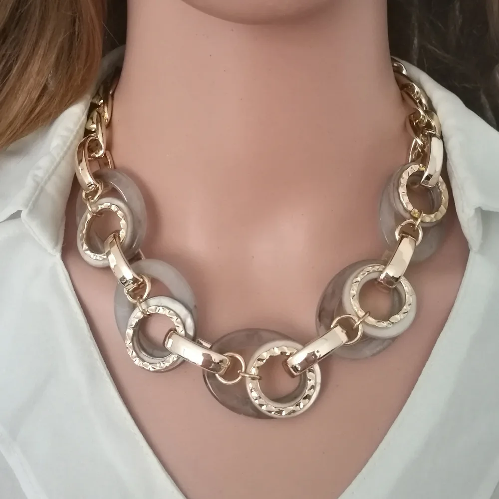

MEILIYISHI Chunky metal Necklace with Resin Acrylic Pendant Fashion Statement Necklaces Jewelry For Women Club Gifts