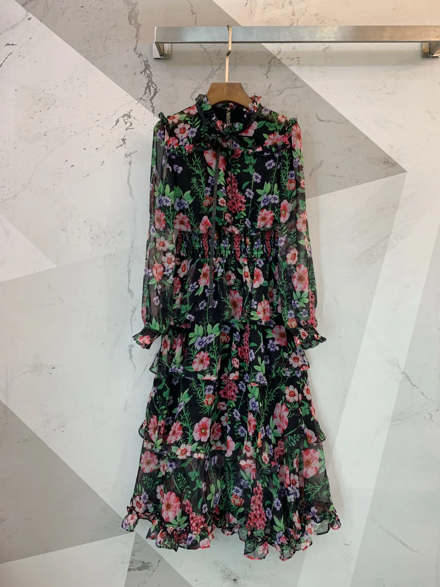 

2019 new Vintage printed silk dresses 1 colour 3 sizes women clothes