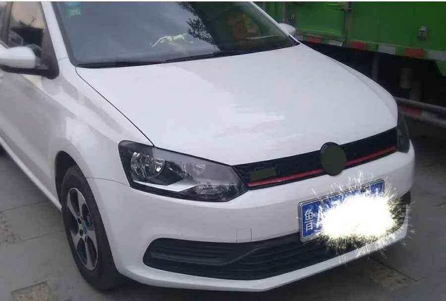 Центральная Спортивная решетка GTI дизайн черный мед гребень красная полоса для Фольксваген Поло- ABS 1 шт