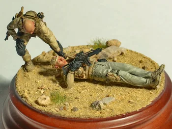 

Scale Models 1/ 35 The wounded soldiers not have base figure Historical Resin Model