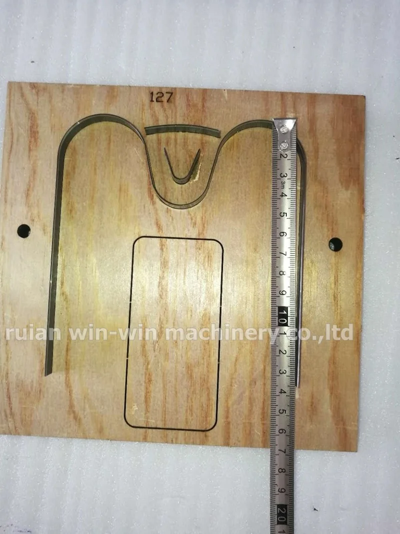 punching hole (2)
