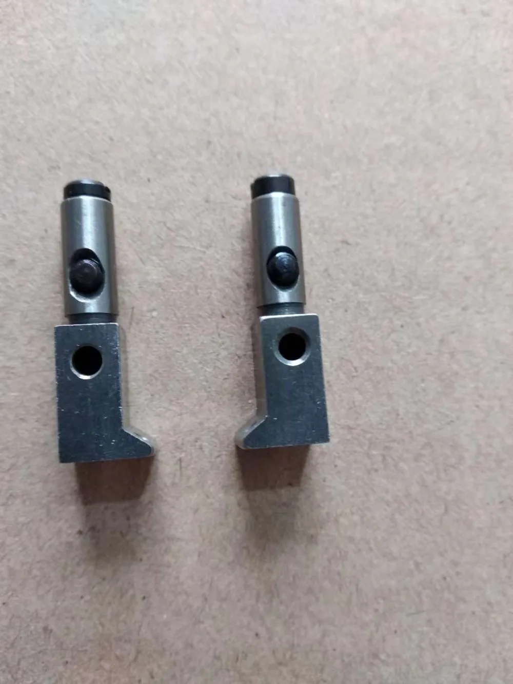 RIGHT+LEFT NEEDLE CLAMP FOR TYPICAL GC 6845 HD3 2 needle sewing machine