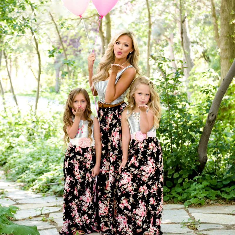 

Fashion mom and kids couple look stripe family matching outfits Baby Girls clothes dress mother daughter Children dress clothing