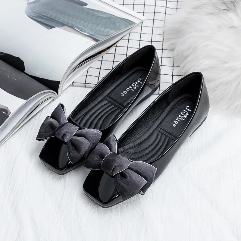 

2018 Slip on Patent leather women flat European Spring/Autumn casual adult women shoes butterfly-knot beautiful shoes woman