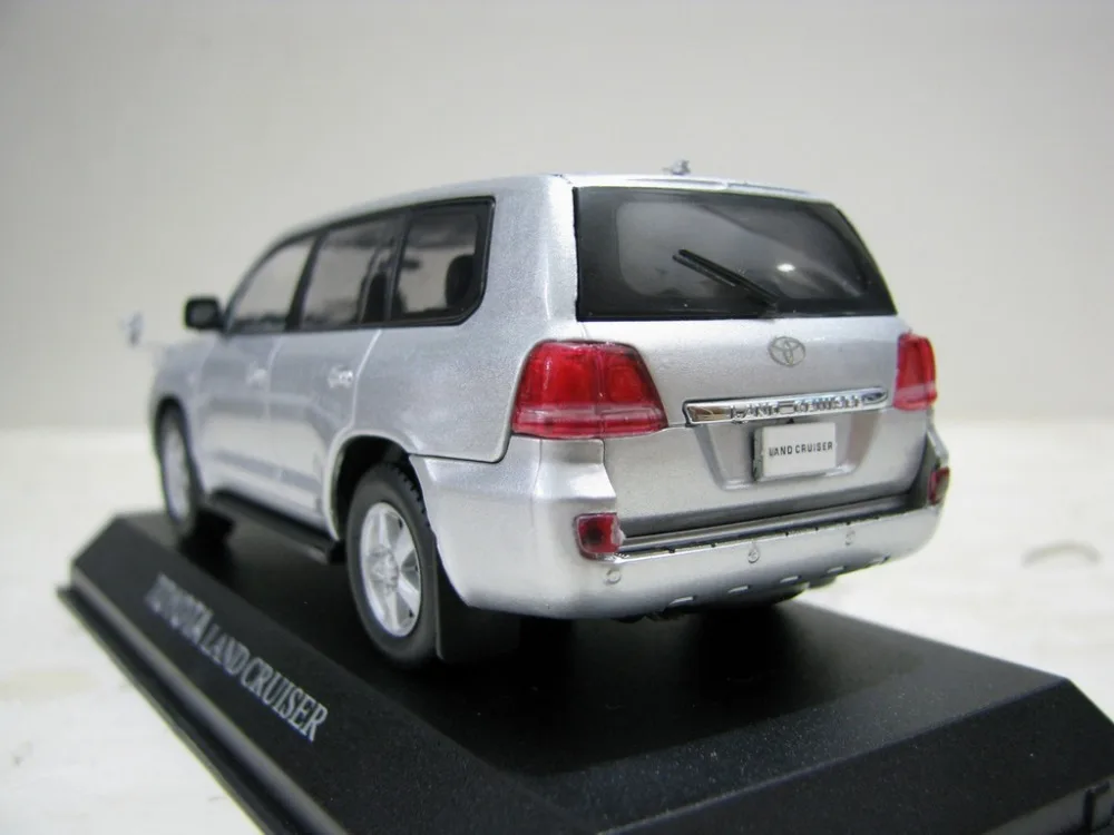 JC 1:43 TOYOTA LAND CRUISER бутик сплава игрушки для детей Детские игрушки модель оригинальная посылка