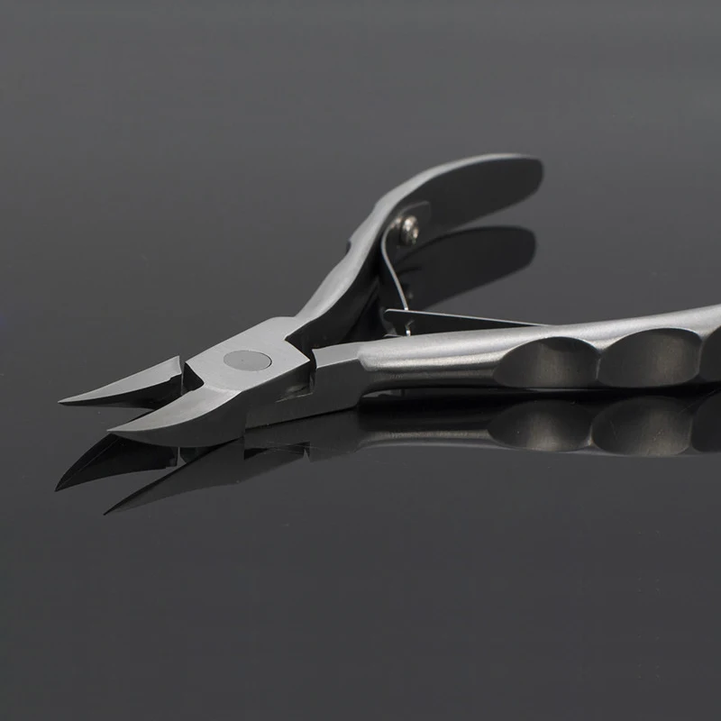 professional-manicure-nail-cuticle-nipper-scissors-nipper-clipper-pedicure-tools-pliers-nippers-cutter-NT67(1)