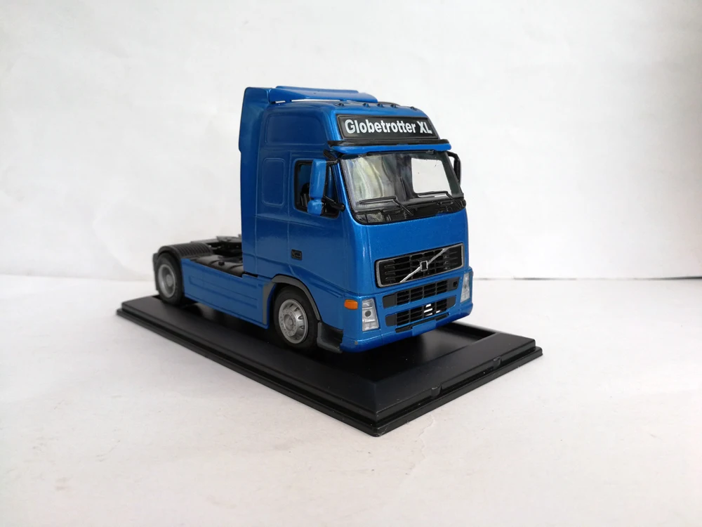 volvo truck blue (1)